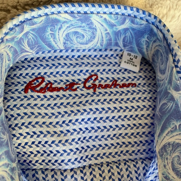 Kids shirt button down size 10-12 is a Medium - Picture 3 of 5